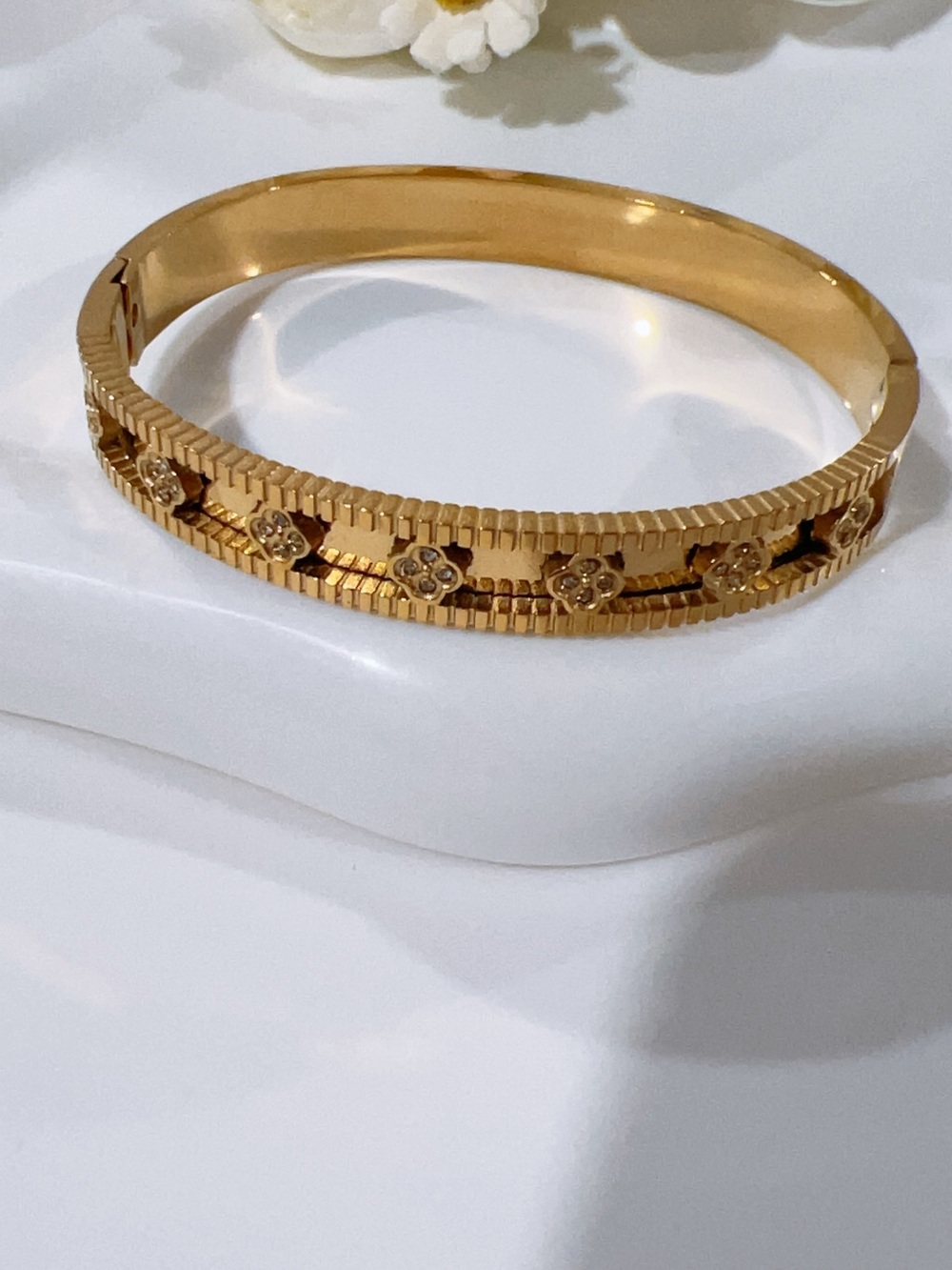 Gold Plated Floral Accent Women’s Bangle Bracelet